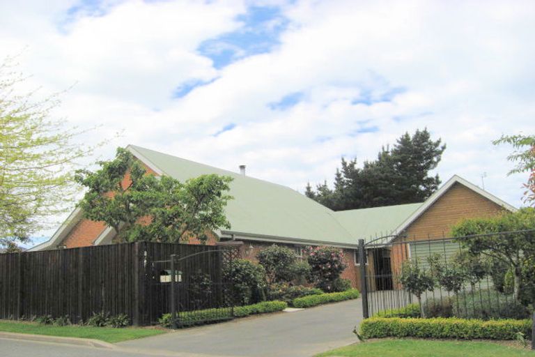 Photo of property in 17 Littles Lane, Woodend, 7610