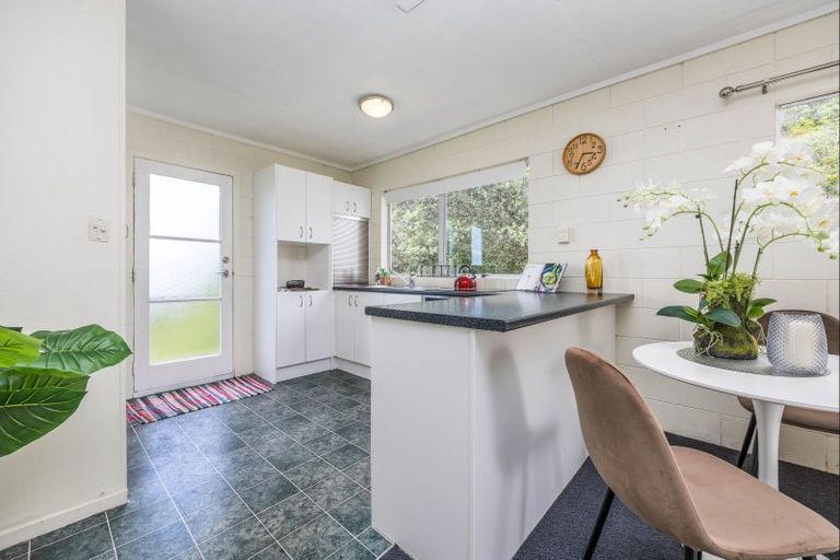 Photo of property in 5/19a Verbena Road, Birkdale, Auckland, 0626