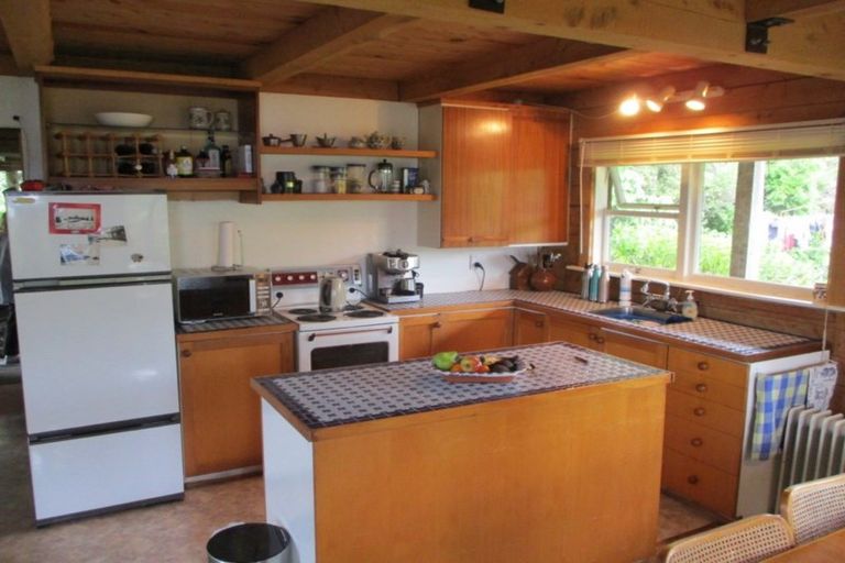 Photo of property in 19 Ivy Terrace, Moana, 7872