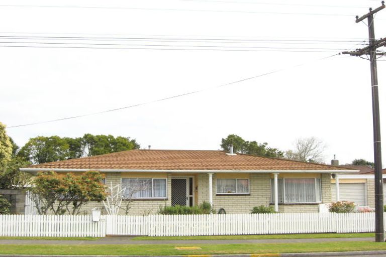 Photo of property in 290 Mangorei Road, Merrilands, New Plymouth, 4312