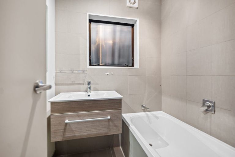 Photo of property in 2/97 Matipo Road, Mairangi Bay, Auckland, 0630