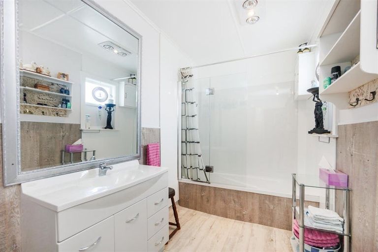 Photo of property in 11 Ahuru Street, Marton, 4710