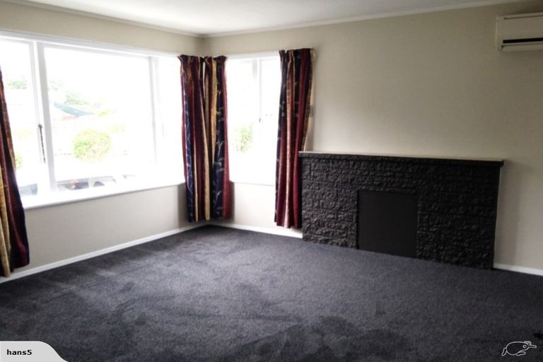 Photo of property in 9 Ross Crescent, Fairfield, Hamilton, 3214