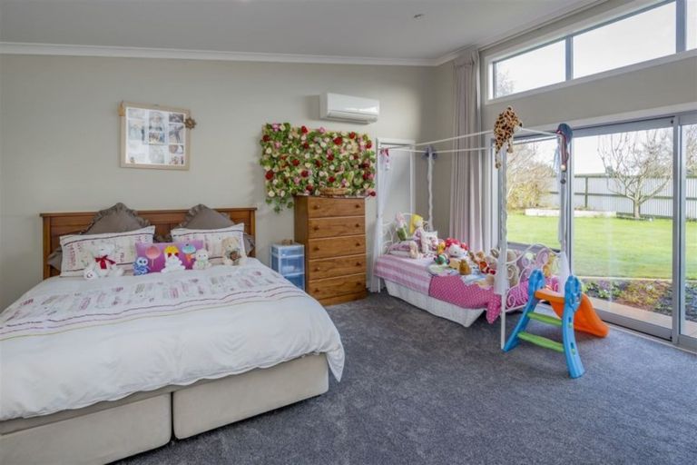 Photo of property in 54 Easton Way, Levin, 5510