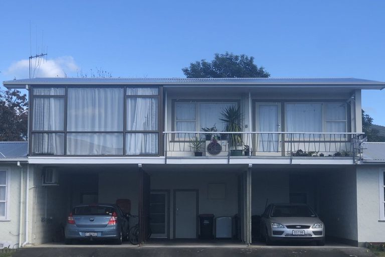 Photo of property in 8 Collingwood Court, Hokowhitu, Palmerston North, 4410