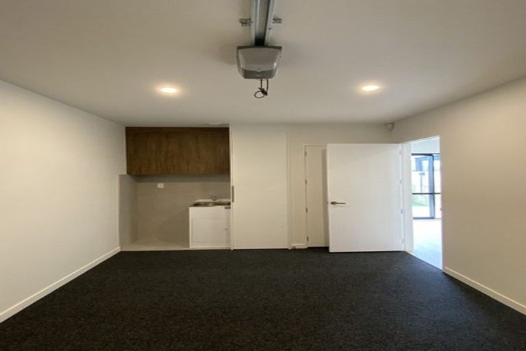 Photo of property in 9d Pukeroa Place, Papakura, 2110