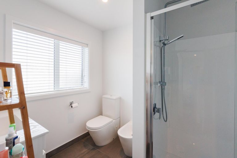 Photo of property in 23 Vaucluse Heights, Fitzherbert, Palmerston North, 4410