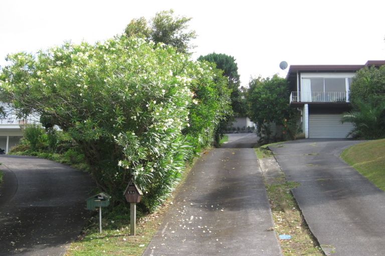 Photo of property in 1/11a Parr Terrace, Castor Bay, Auckland, 0620