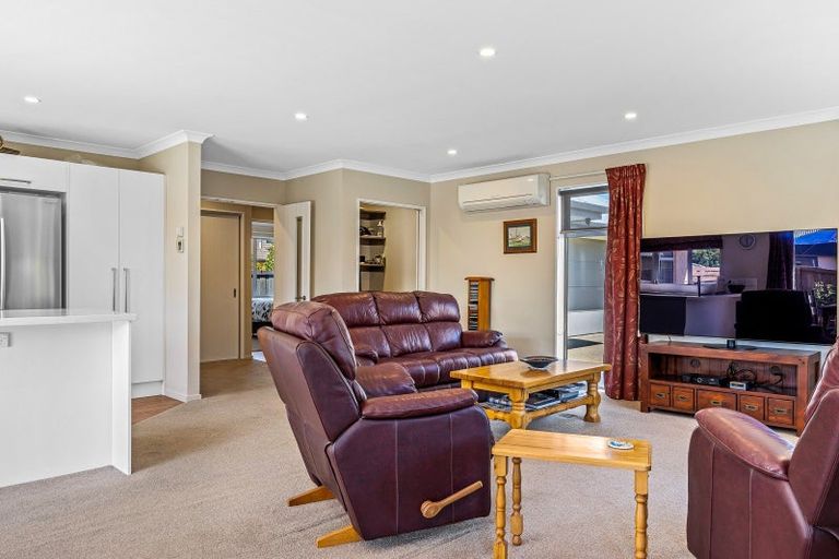 Photo of property in 17 Awa Place, Rangiora, 7400
