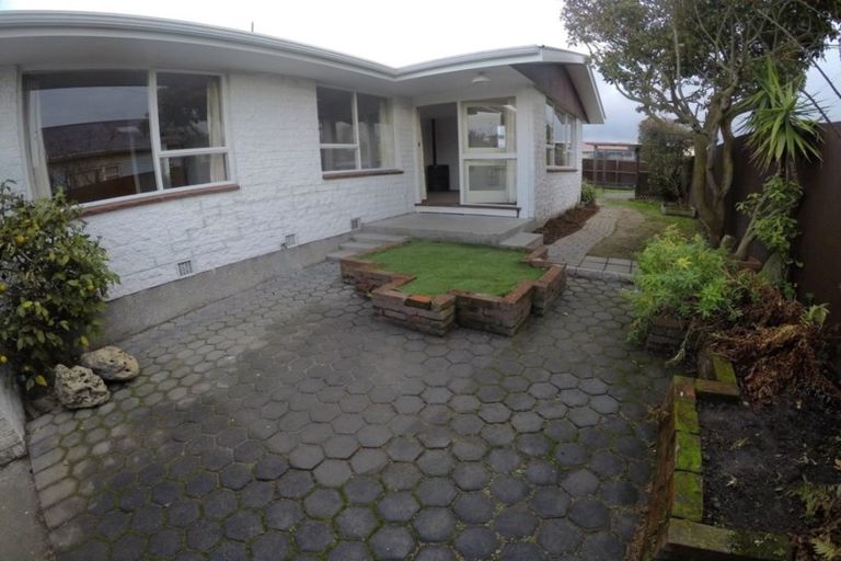 Photo of property in 2/29 Wainoni Road, Wainoni, Christchurch, 8061