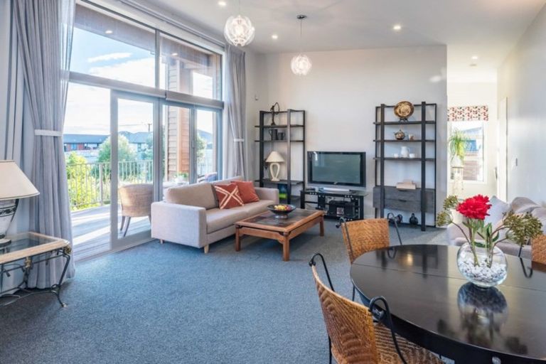 Photo of property in 2 Caterer Lane, Paraparaumu, 5032