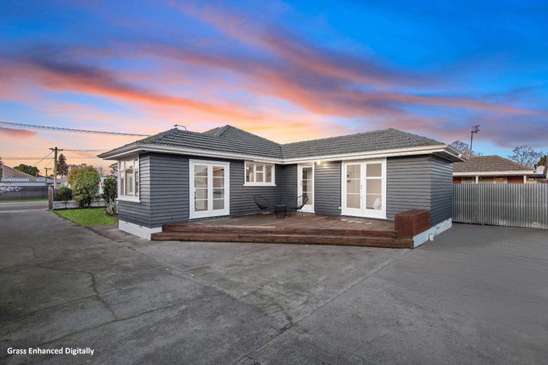 Photo of property in 155 Langdons Road, Northcote, Christchurch, 8052