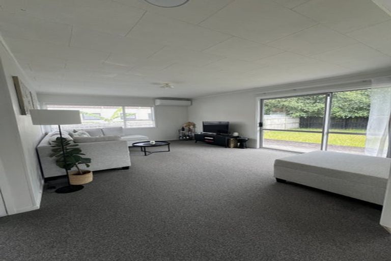 Photo of property in 95 Santiago Crescent, Unsworth Heights, Auckland, 0632