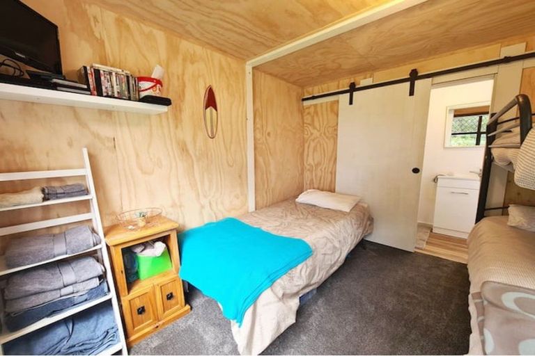Photo of property in 18 Violet Street, Riverton/aparima, Riverton, 9822