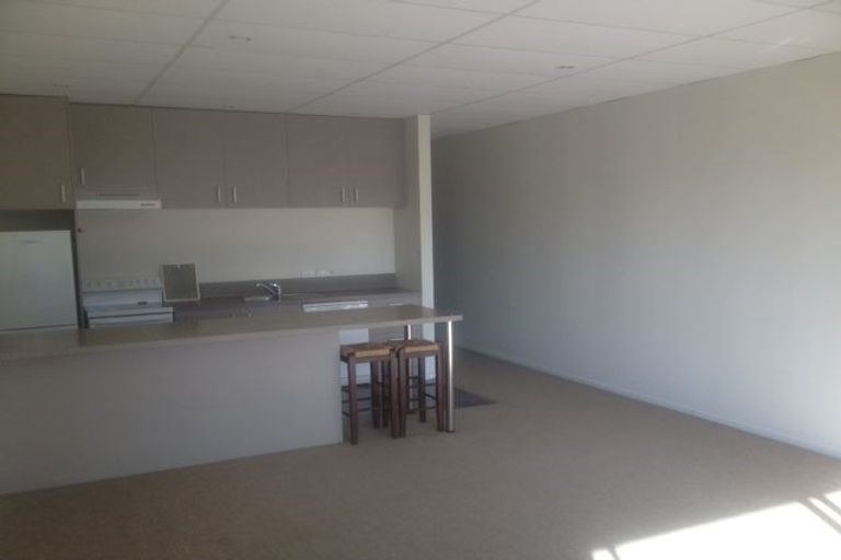 Photo of property in 9/28 The Avenue, Albany, Auckland, 0632