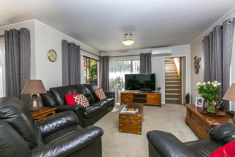Photo of property in 13 Matuhi Rise, Henderson, Auckland, 0612