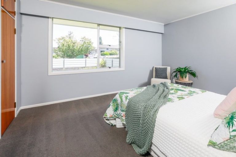 Photo of property in 2 Newcastle Road, Dinsdale, Hamilton, 3204