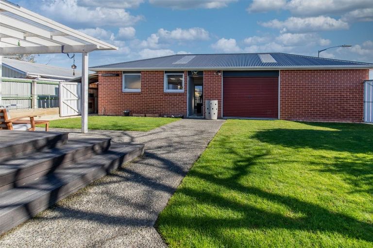 Photo of property in 43 Seddon Street, Rangiora, 7400