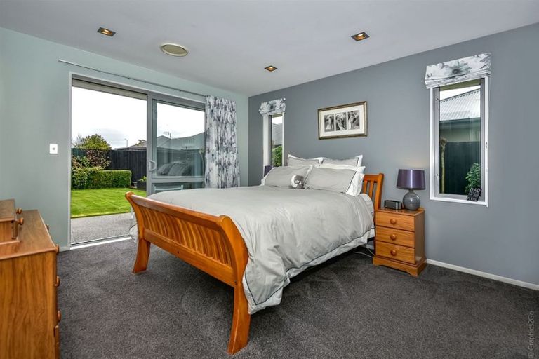 Photo of property in 35 Reka Street, Parklands, Christchurch, 8083