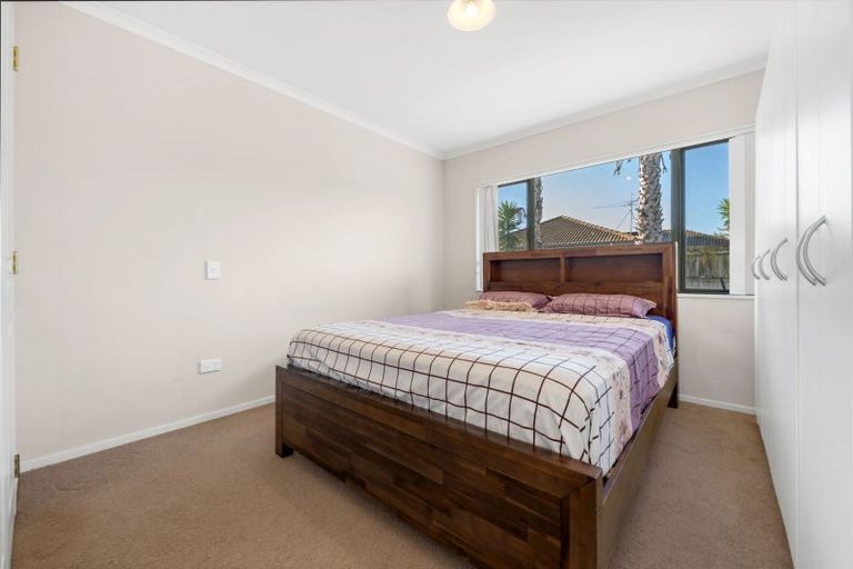 Photo of property in 16 Castlehill Court, Wattle Downs, Auckland, 2103