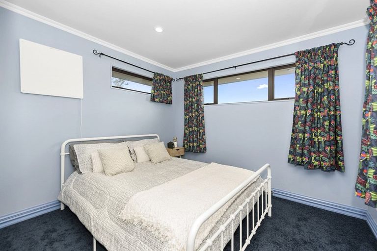 Photo of property in 35 Nielsen Gardens, Rototuna, Hamilton, 3210