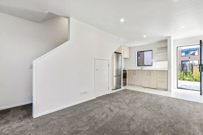 Photo of property in 5/172 Don Buck Road, Massey, Auckland, 0614