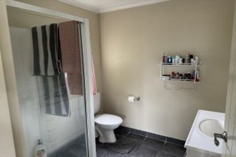 Photo of property in 73 Guildford Drive, Paraparaumu, 5032