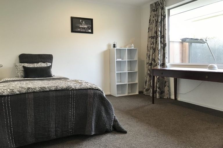 Photo of property in 2/28 Oxley Avenue, St Albans, Christchurch, 8014