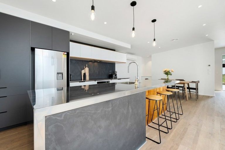 Photo of property in 15 Stackbrae Avenue, Wanaka, 9305