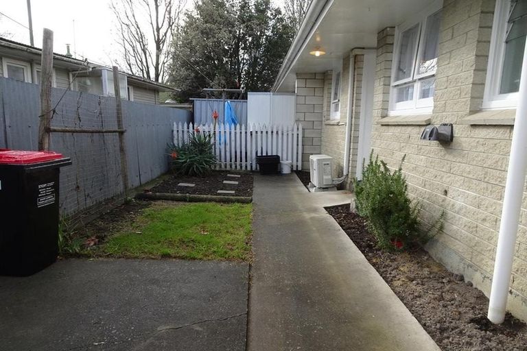 Photo of property in 2/813 Clive Street, Akina, Hastings, 4122