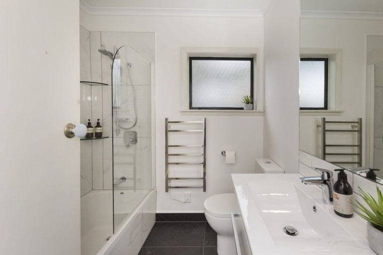 Photo of property in 15 Collingwood Street, Hokowhitu, Palmerston North, 4410