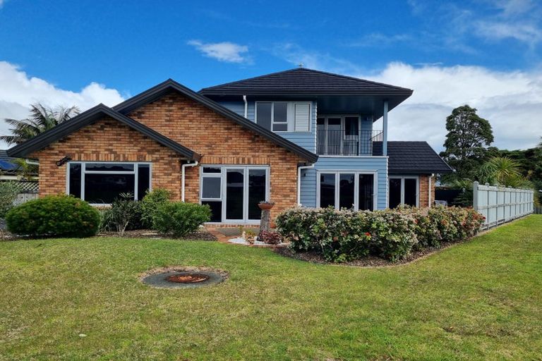 Photo of property in 35 Barbados Way, One Tree Point, 0118