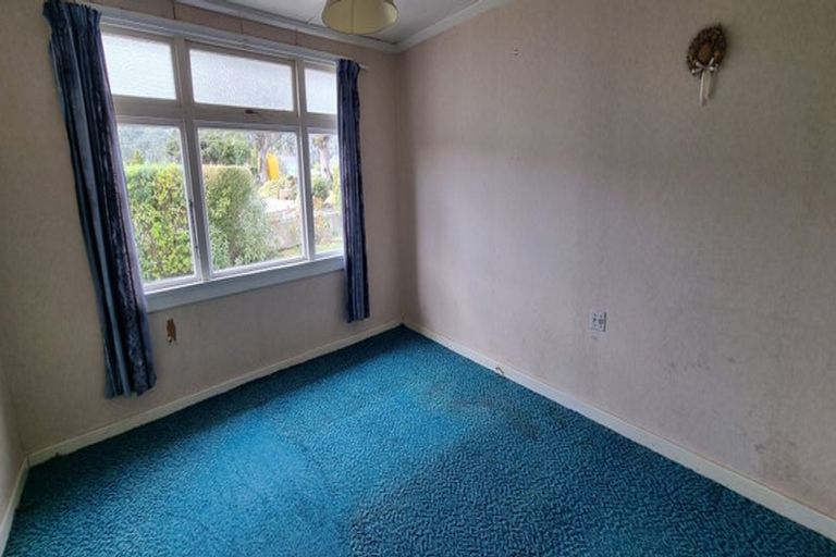 Photo of property in 22 Murchie Street, Thornbury, Riverton, 9883