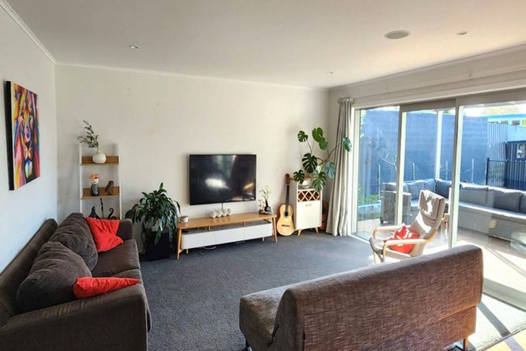 Photo of property in 14 Waipani Road, Te Atatu Peninsula, Auckland, 0610