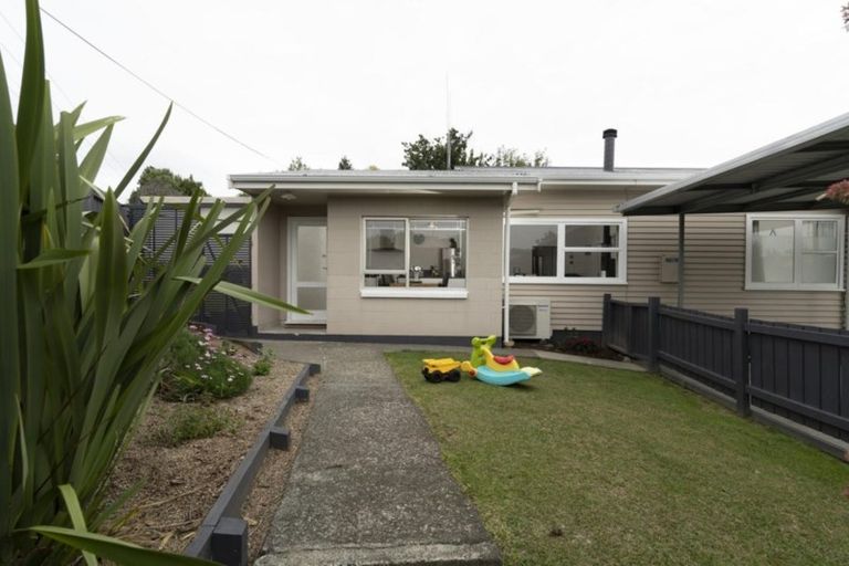 Photo of property in 2a Kaitemako Road, Welcome Bay, Tauranga, 3112