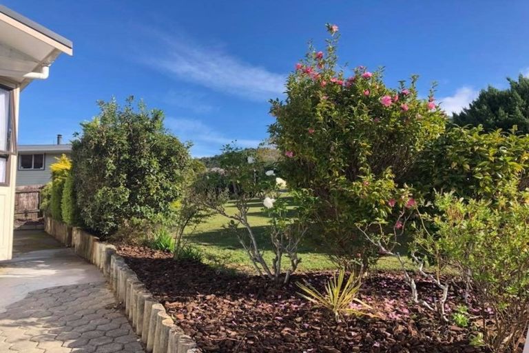 Photo of property in 35 Woolwich Close, Whitby, Porirua, 5024