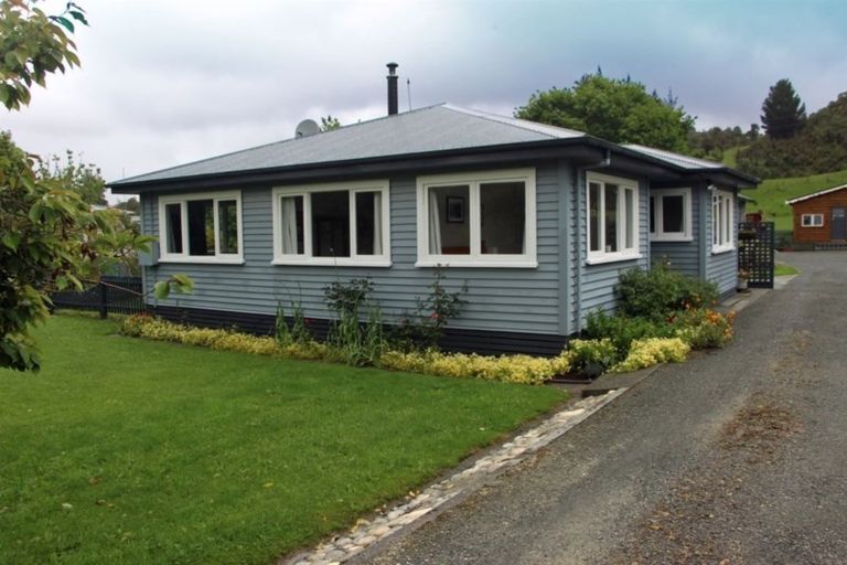 Photo of property in 418 Main Road, Kaiata, Greymouth, 7805