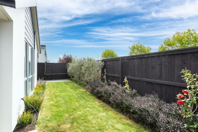 Photo of property in 24 Horoeka Street, Avonhead, Christchurch, 8042