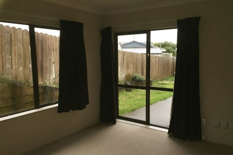 Photo of property in 248 Royal Road, Massey, Auckland, 0614