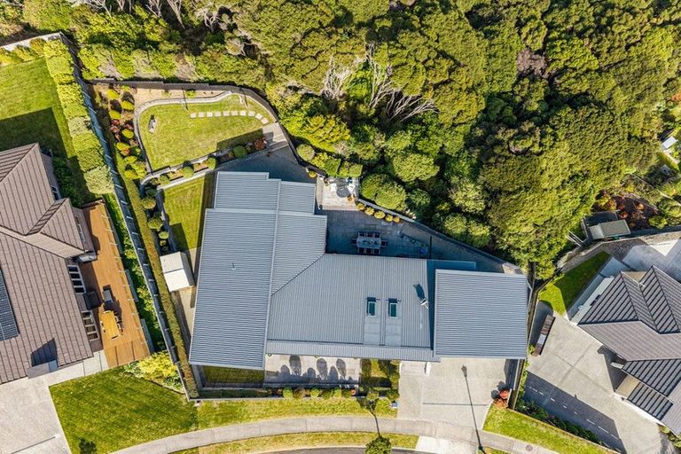 Photo of property in 6 The Fjord, Aotea, Porirua, 5024