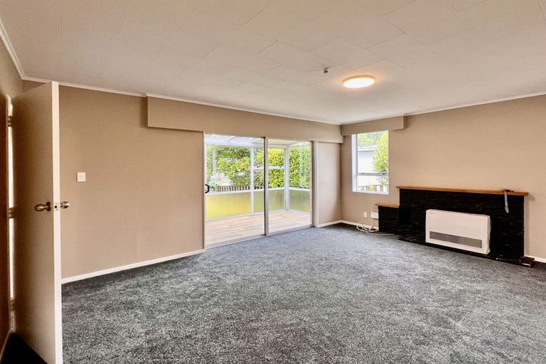 Photo of property in 76 California Drive, Totara Park, Upper Hutt, 5018