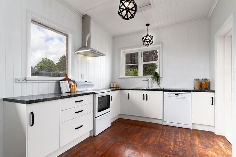 Photo of property in 13 Mcgregor Crescent, Masterton, 5810