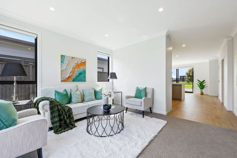 Photo of property in 26 Rauriki Lane, Rosehill, Papakura, 2113