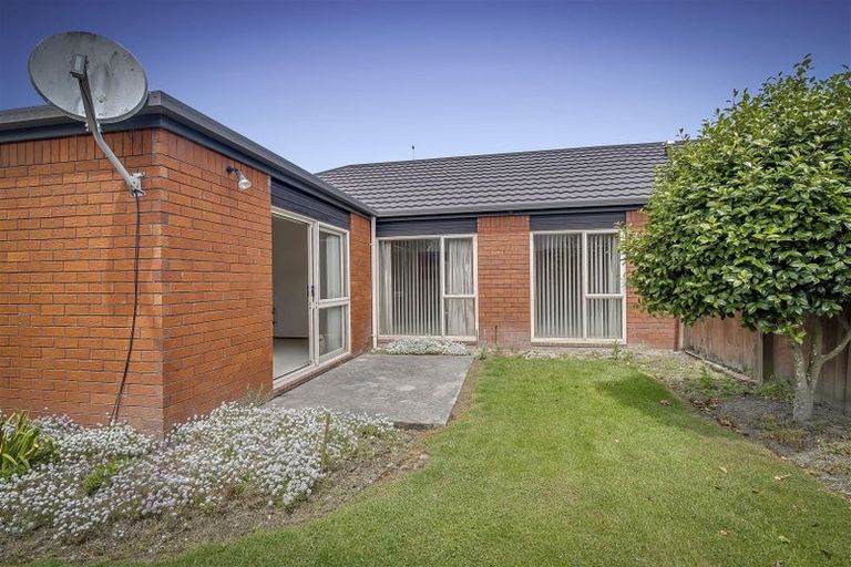 Photo of property in 1/9 Claverley Gardens, Avonhead, Christchurch, 8042