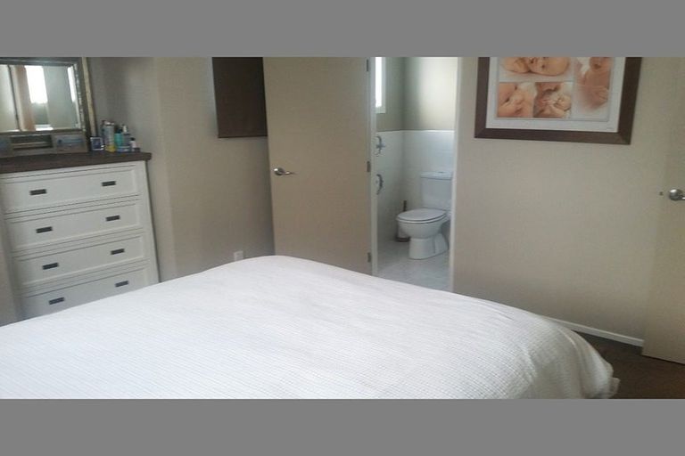 Photo of property in 136 Old Wairoa Road, Papakura, 2110