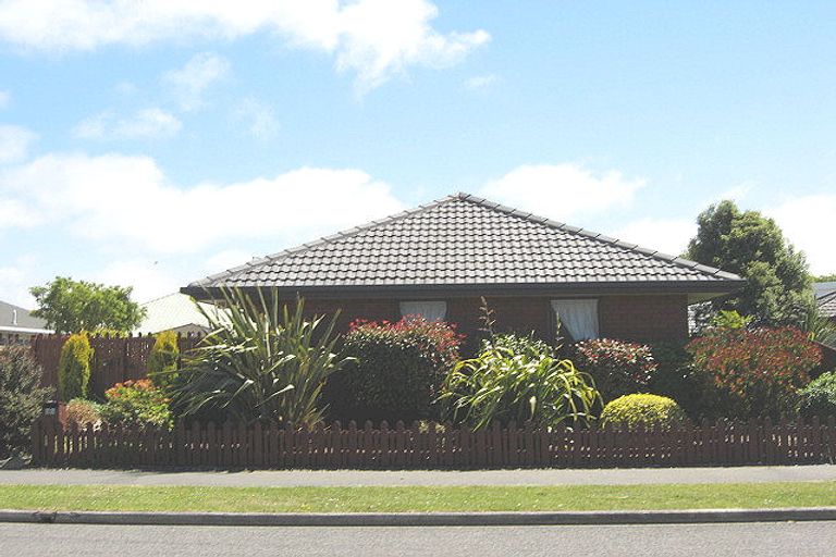 Photo of property in 1/55 Donnington Street, Parklands, Christchurch, 8083