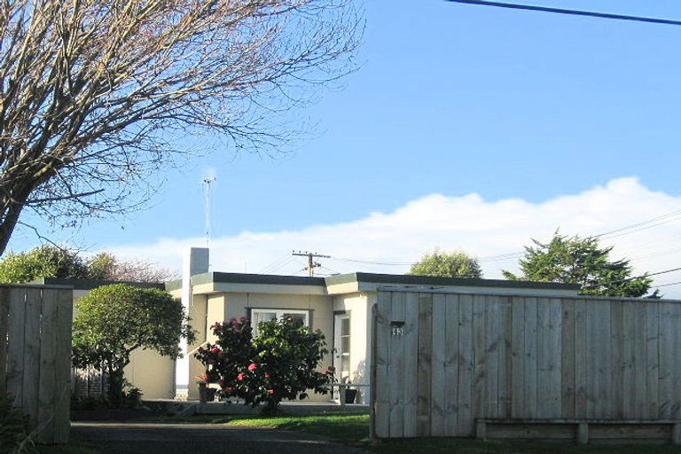 Photo of property in 43 Martin Road, Paraparaumu Beach, Paraparaumu, 5032