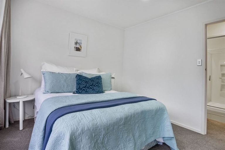Photo of property in 2/14 Frieston Road, Milford, Auckland, 0620