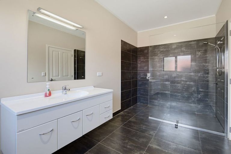 Photo of property in 74 Avon Road, Pokeno, 2471