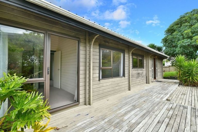 Photo of property in 24a Fairway Avenue, Red Beach, 0932